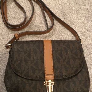 Michael Kors Charlton logo crossbody bag